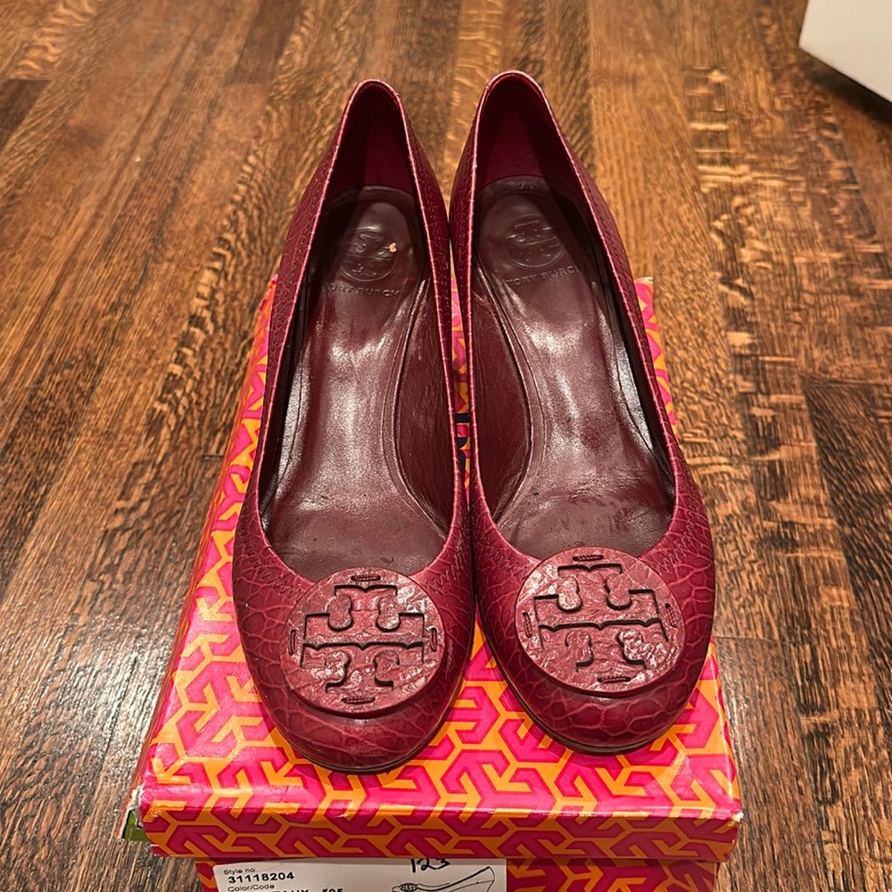 Tory Burch Sally wedge FUGUE-IRA leather Bordeaux low heel